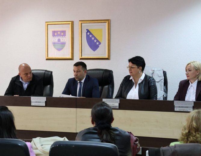 Sastanak sa predstavnicima Ministarstva poljoprivrede, vodoprivrede i šumarstva USK i općinskih/gradskih Službi za poljoprivredu