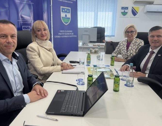 Direktor Ureda Ambasade SAD-a u Banjoj Luci posjetio Ured za borbu protiv korupcije USK